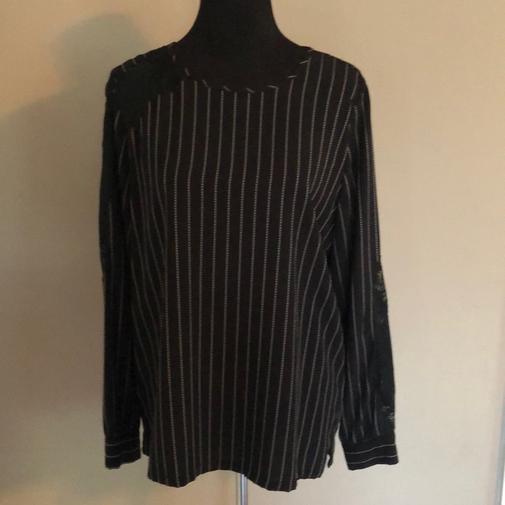 Octavia blouse size L